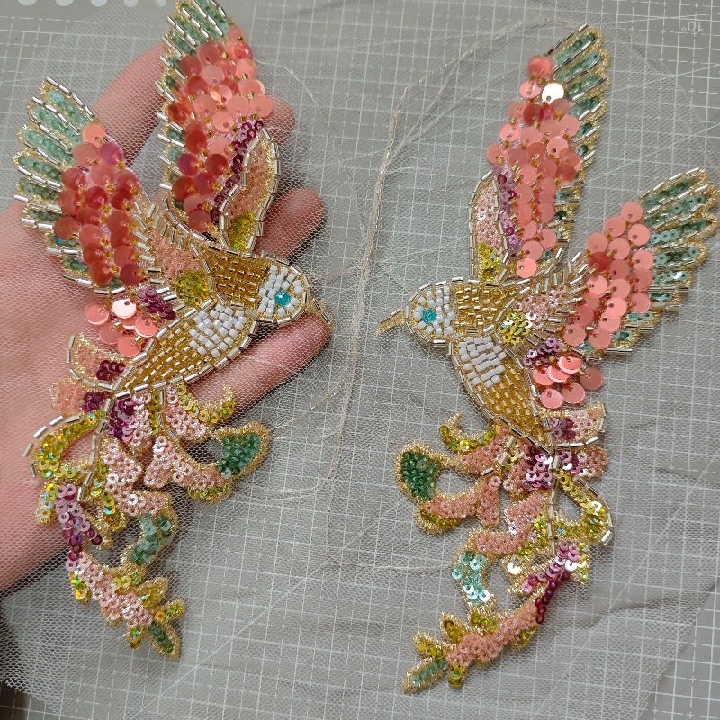 Wedding Dress Supply - 1組の新作ビーズ刺繍鳥飾りアクセサリー、花嫁のウェディングドレス用、新中式スタイル