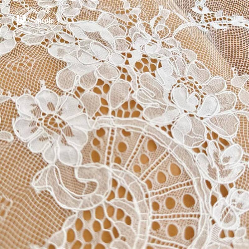 3メートル/ロット 手作りのボーダー刺繍レース生地。ウェディ - Wedding Dress Supply のレビューと価格
